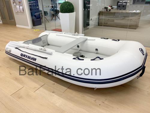 Quicksilver 300 AIR Deck recensioner och tekniska specifikationer